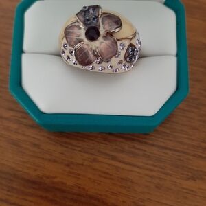 Elegant Vintage Gold and Purple Floral Ring